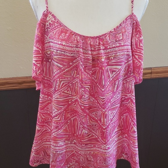 Adorable light flowy shirt - Picture 2 of 4